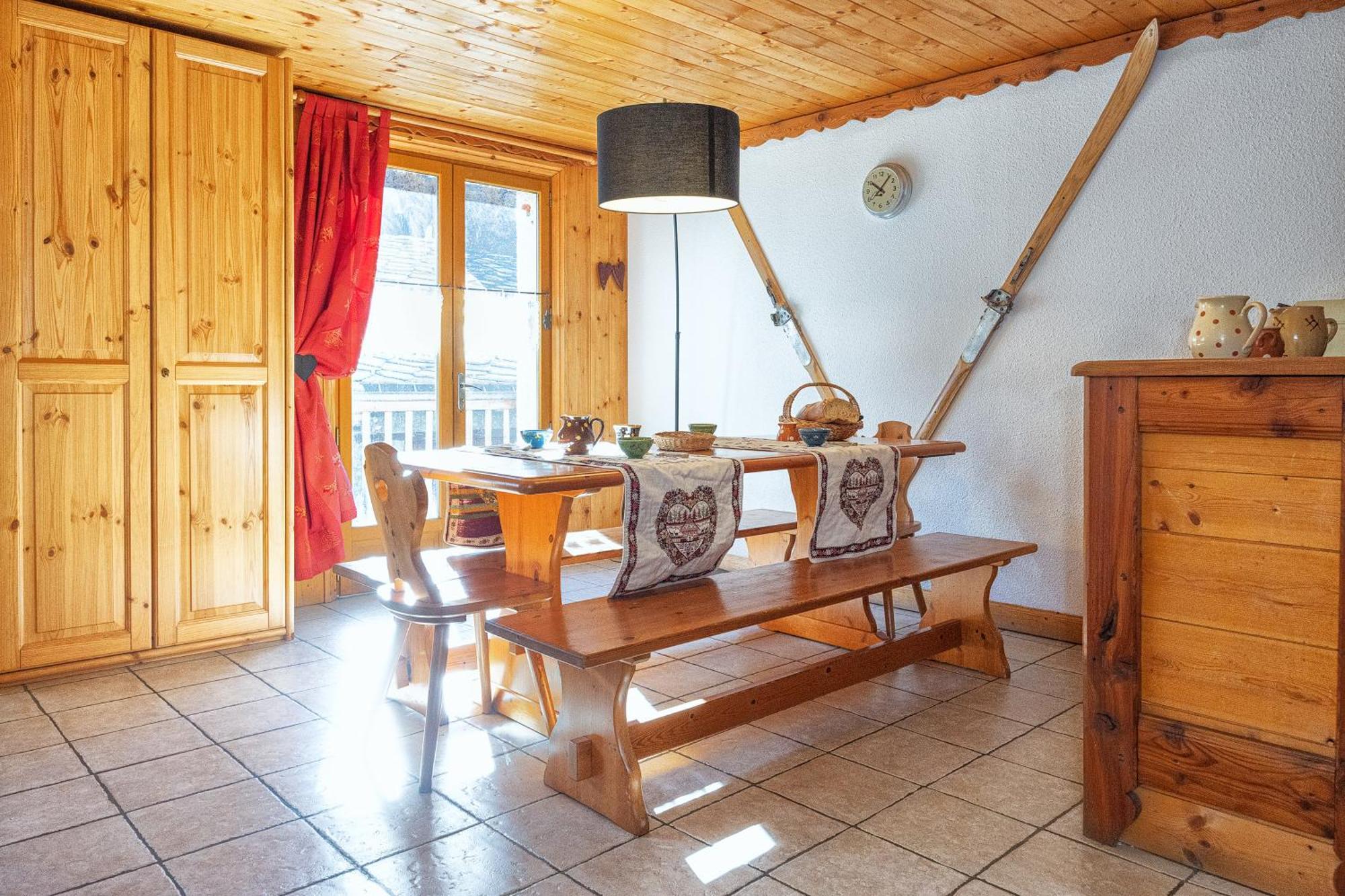 Chalet L'Etagne เบส์ซองส์ ภายนอก รูปภาพ