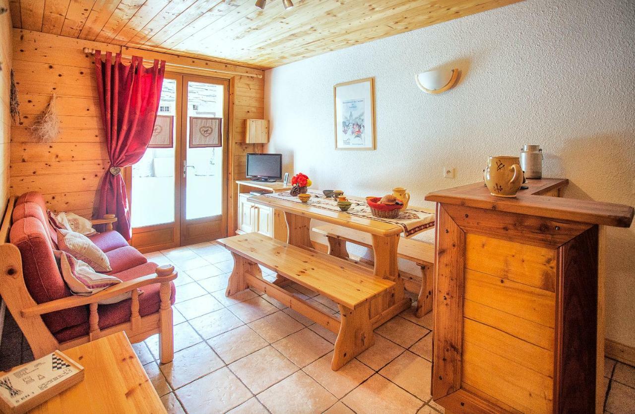 Chalet L'Etagne เบส์ซองส์ ภายนอก รูปภาพ