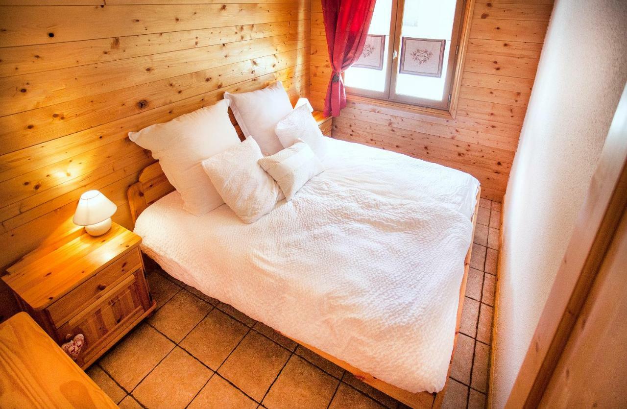 Chalet L'Etagne เบส์ซองส์ ภายนอก รูปภาพ