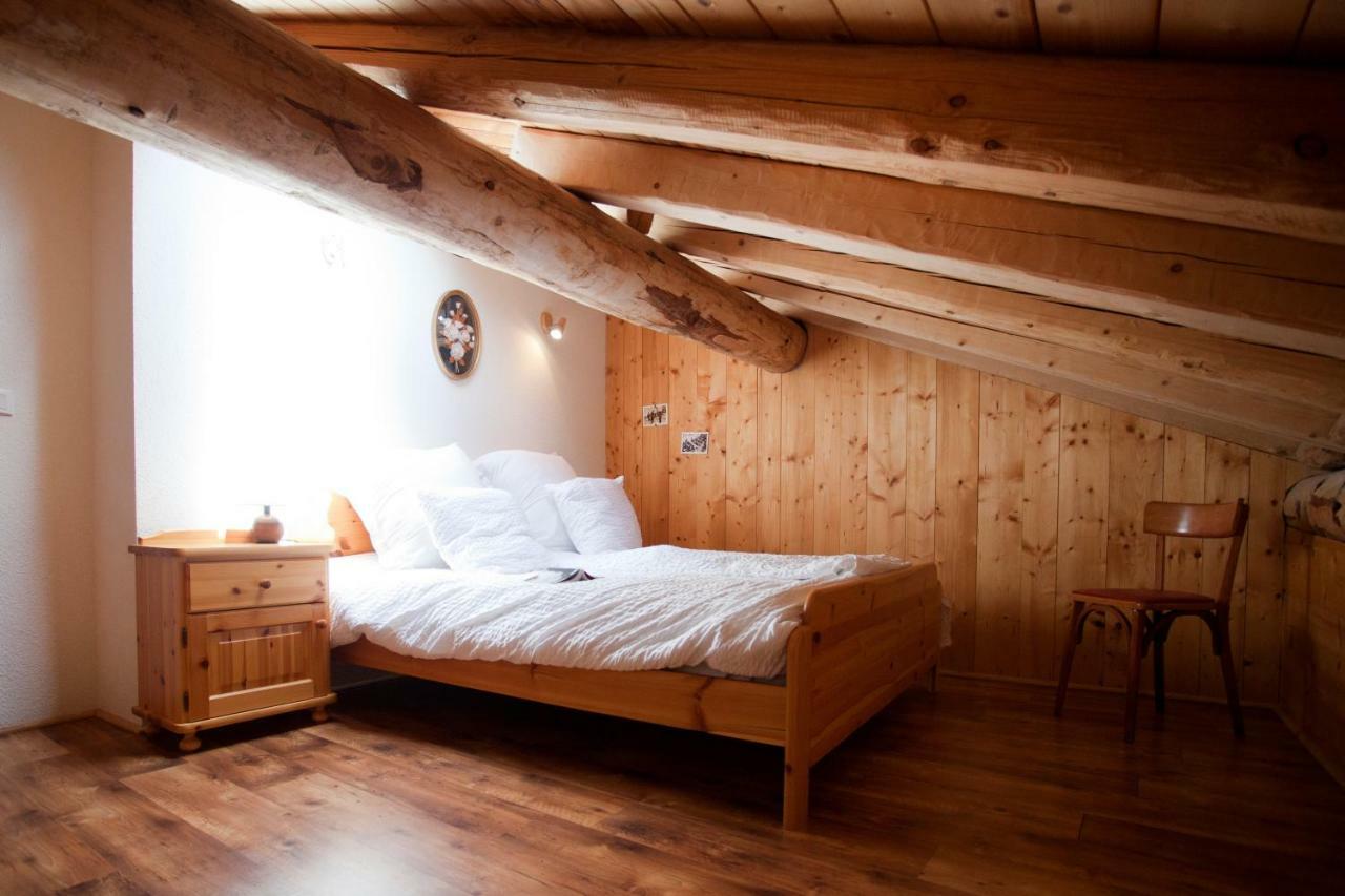 Chalet L'Etagne เบส์ซองส์ ภายนอก รูปภาพ